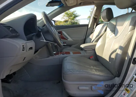 2011 Toyota Camry Base z USA, uszkodzony, nr VIN 4T4BF3EK8BR124615